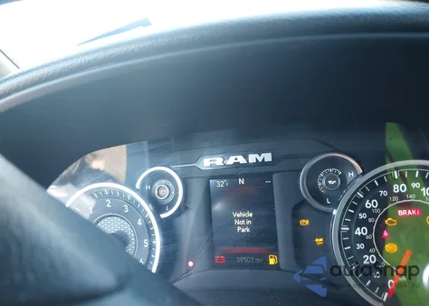 2025 Ram 1500 Tradesman 4X2 5'7 Box z USA, uszkodzony, nr VIN 1C6RREGG2SN640205